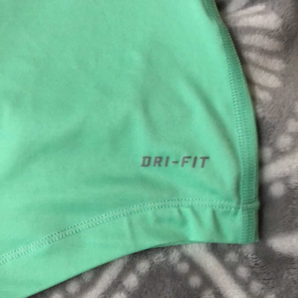 Nike Pro Tank - Picture 4 of 6